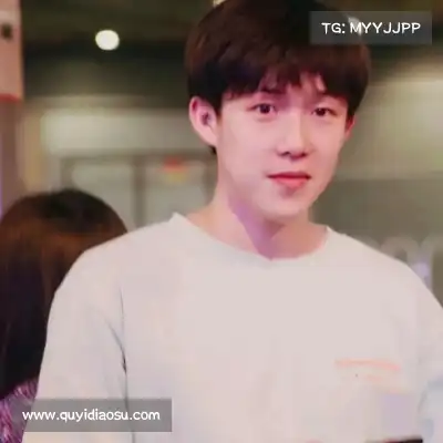 凤万宇